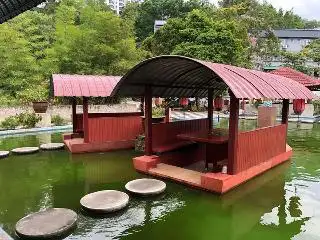 山水鱼庄餐馆 东革阿里火锅 Fish Village Tongkat Ali Steamboat