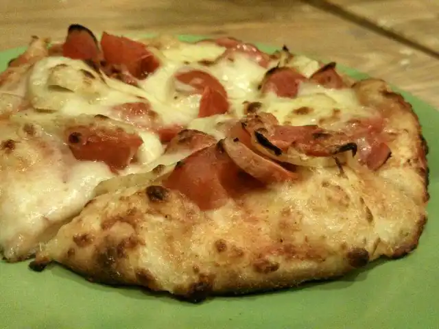 Gambar Makanan Gian Pizza 10