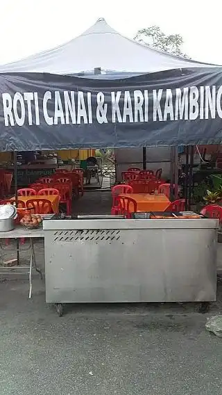 Roti Canai & Kari Kambing by Rahim Jawekingz