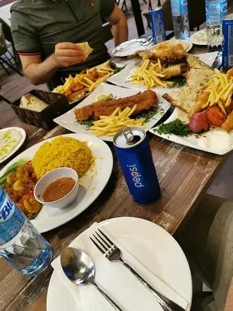 Paradise Reyan Restaurant Food Photo 1