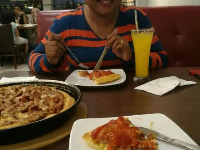 Gambar Makanan Pizza Hut 10