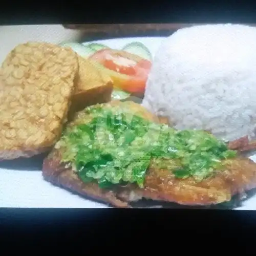 Gambar Makanan ayam penyet sambal hijau bang alif, Setiabudi 6