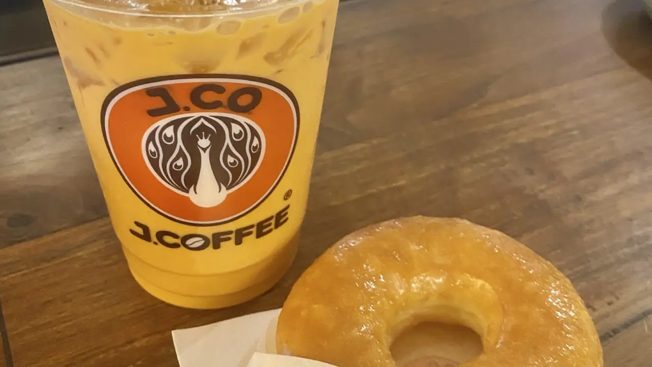 J.CO Donuts & Coffee