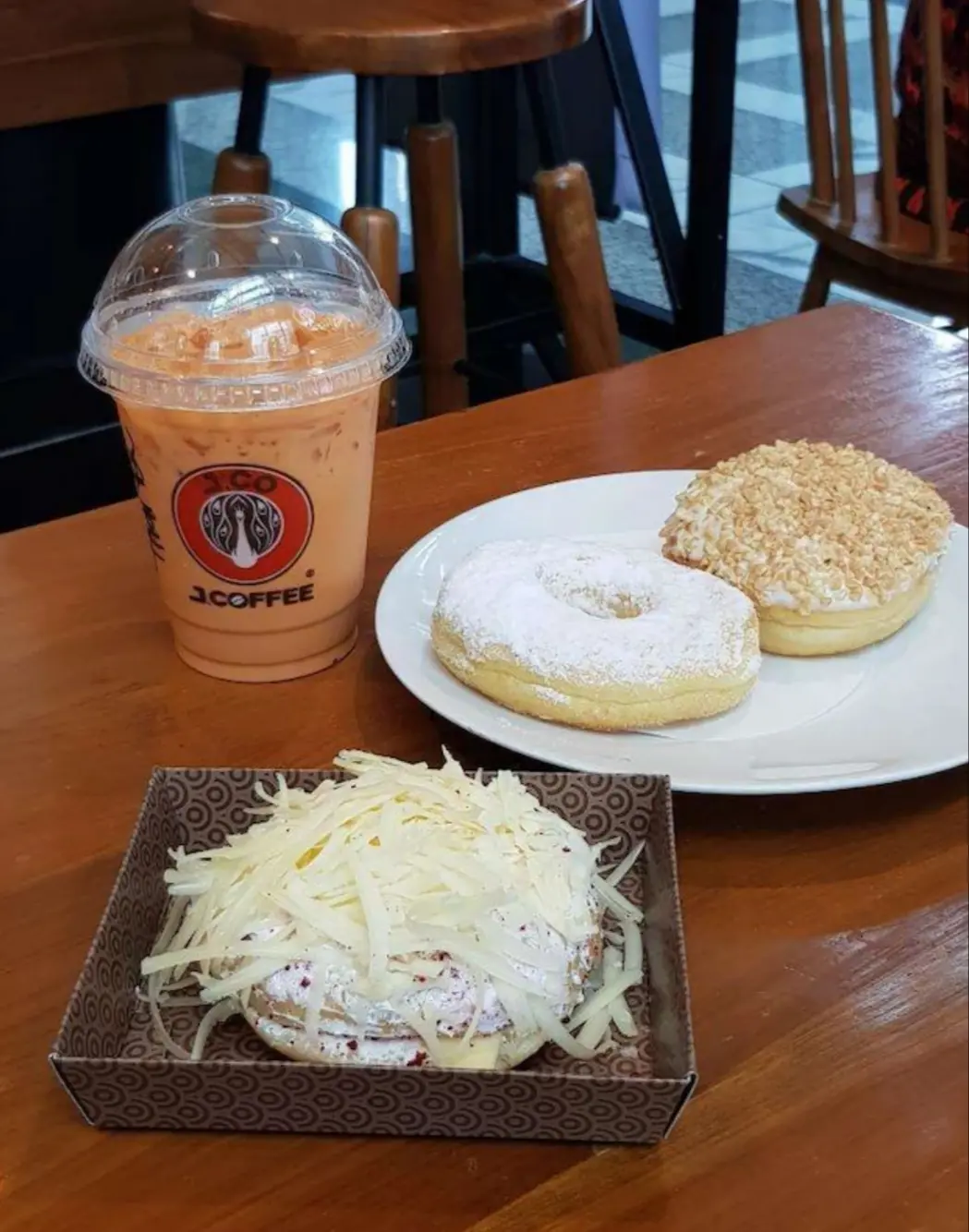 J.CO Donuts & Coffee