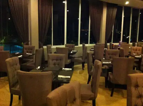 Gambar Makanan Buitenzorg - Hotel Royal 4