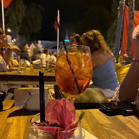 Iyi Resto Bar'nin yemek ve ambiyans fotoğrafları 3