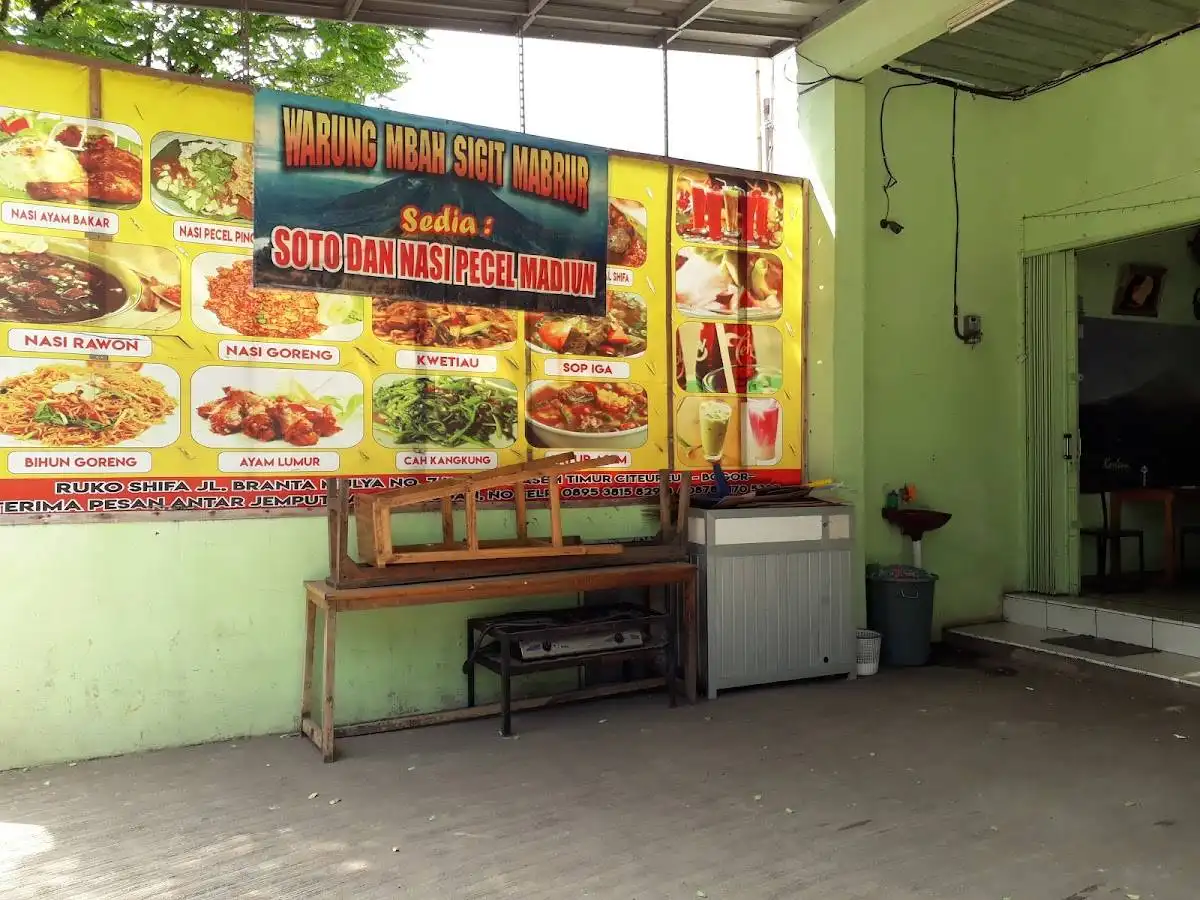 Warung Nasi Pecel Madiun Mbah Sigit Mabrur