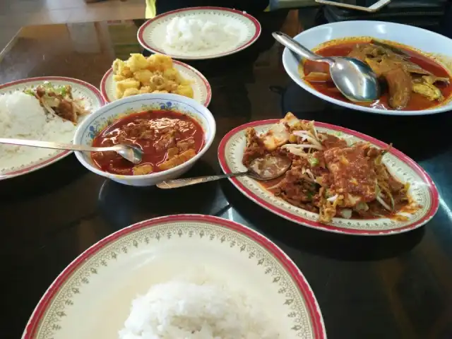 Restoran Kari Kepala Ikan Haji Isenin @ Semabok, Melaka Food Photo 15