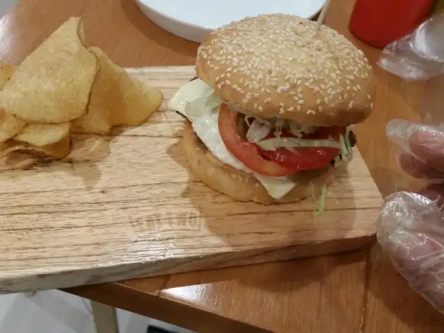 Gambar Makanan Eat Two Burger Bar 1