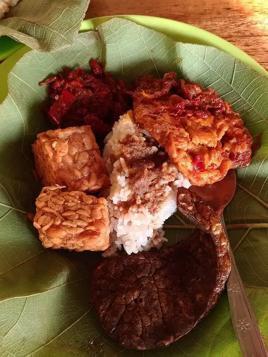 Gambar Makanan Nasi Jamblang Ibu Nur 2