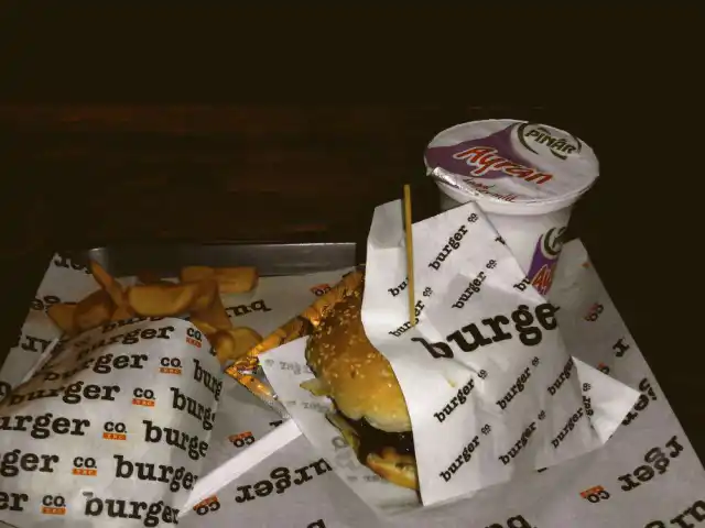 the burger company'nin yemek ve ambiyans fotoğrafları 44