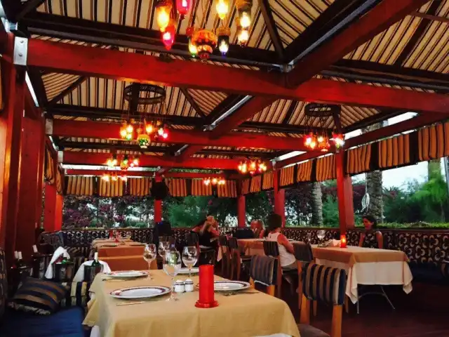 Corneilla Deluxe Nazar Restaurant'nin yemek ve ambiyans fotoğrafları 9