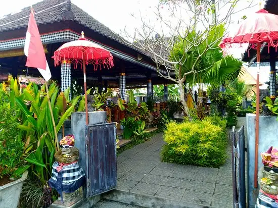 Gambar Makanan Tirta Gangga Bar and Restaurant 9