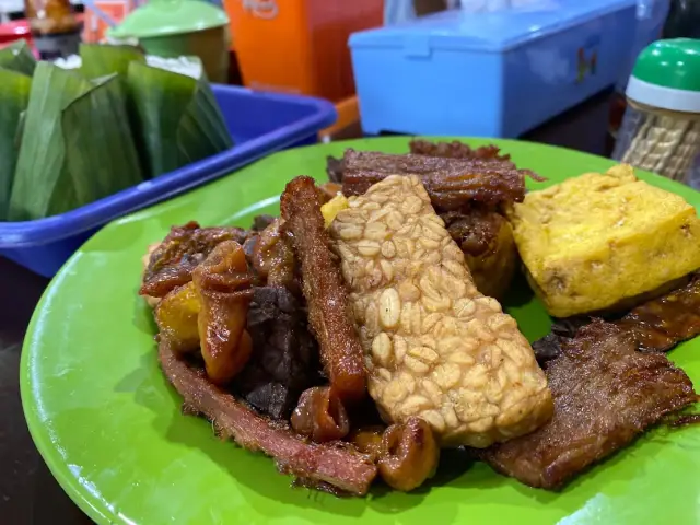 Gambar Makanan Nasi Uduk Kebon Kacang Puas Hati ibu Tati 18