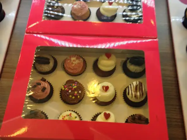 Gambar Makanan Twelve Cupcakes 7