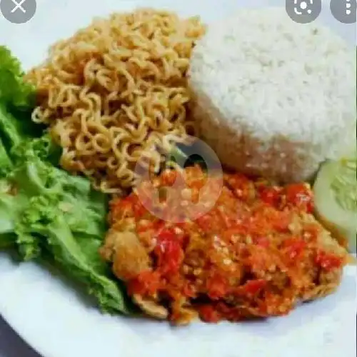 Gambar Makanan Ayam Geprek Lezato 7