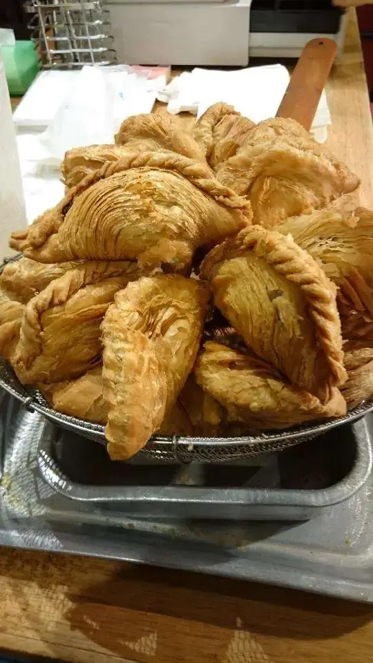 Homi Chicken Curry Puff Food Photo 5