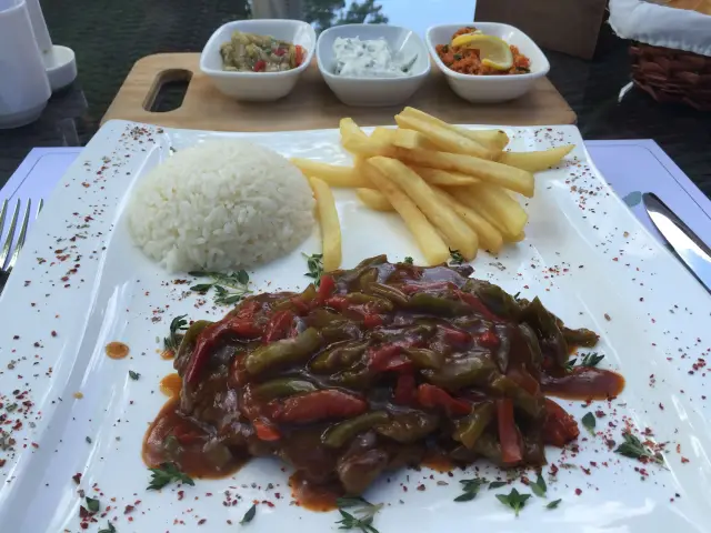 Livadi Cafe & Restaurant'nin yemek ve ambiyans fotoğrafları 14