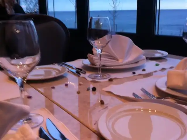 Kasi beyaz restorant'nin yemek ve ambiyans fotoğrafları 1
