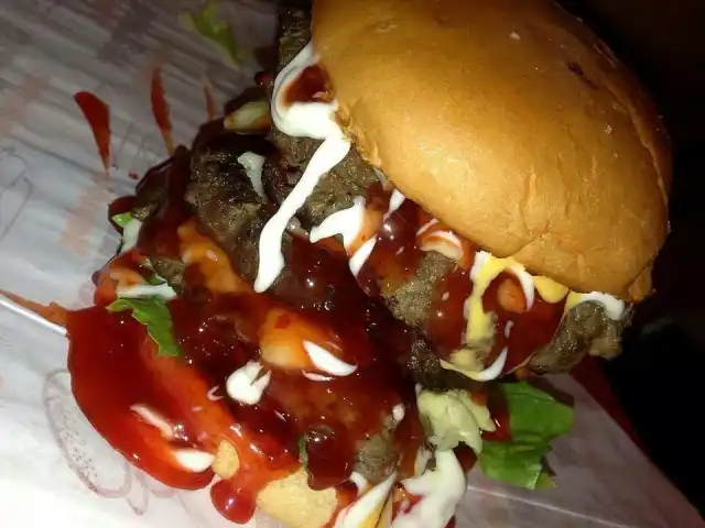 Deen Burger Bakar Uptown Banting Food Photo 1
