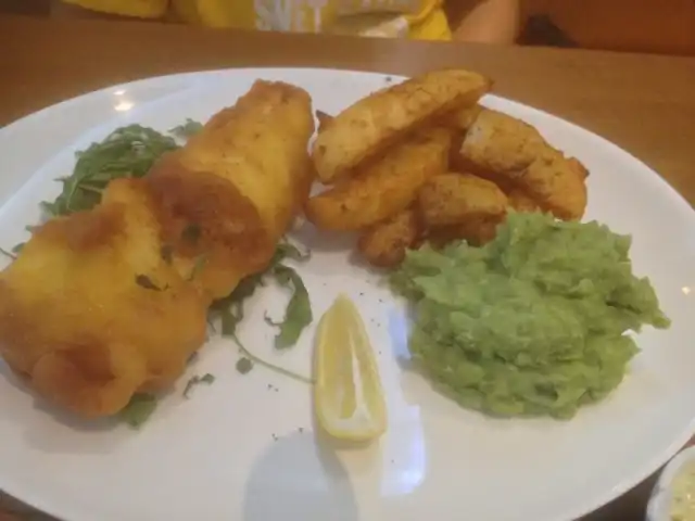 Uncle Albert's Traditional Fish & Chips Food Photo 11