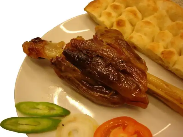 Tatlı Konyalılar Etli Ekmek Ve Fırın Kebap'nin yemek ve ambiyans fotoğrafları 14