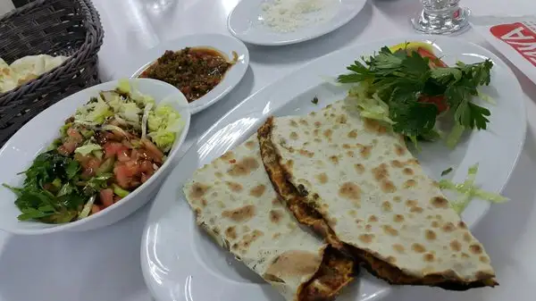 Saraykapı Kebap Tava Tatlı'nin yemek ve ambiyans fotoğrafları 3