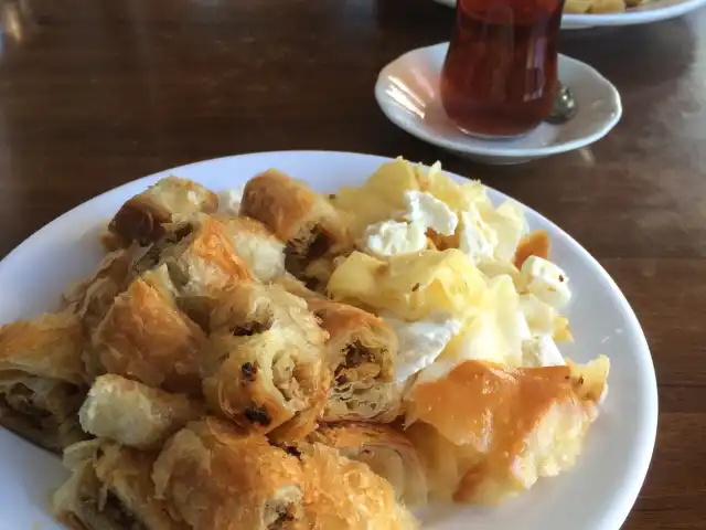 Tarihi Karaköy Börekçisi Bahri usta'nin yemek ve ambiyans fotoğrafları 12