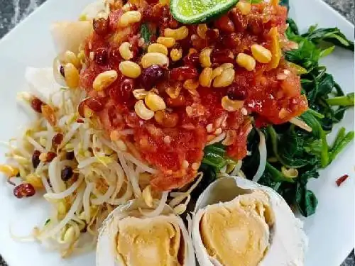 Tipat & Rujak Semeton Bali, Kuta Selatan