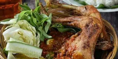 Warung Pecel Ayam Arum Wangi, Kotabaru