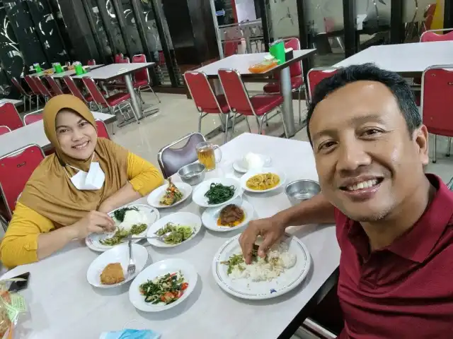 Gambar Makanan Sederhana Rawamangun 1