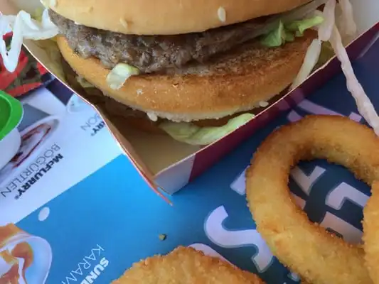 McDonald&apos;s'nin yemek ve ambiyans fotoğrafları 2