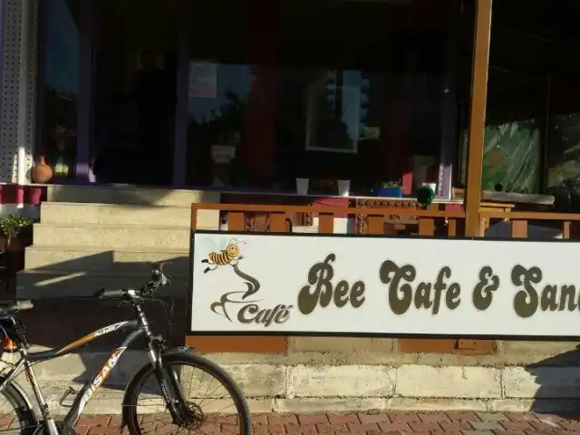 Bee Cafe Ve Sanat'nin yemek ve ambiyans fotoğrafları 8