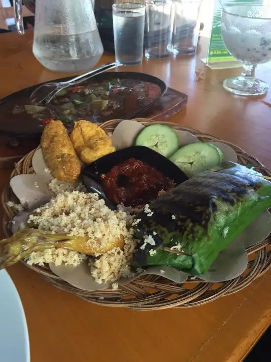 Gambar Makanan Pondok Kelapa Resto 18