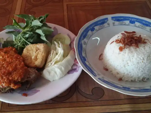 Gambar Makanan Warung Makan Sederhana "Suwarti" 2