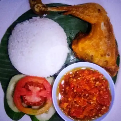Gambar Makanan Pecel Ayam & Lele Mpo Wina, Komplek Villa Mutiara 4