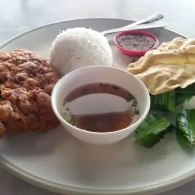 Pak Somet Ayam Penyet Kopitiam