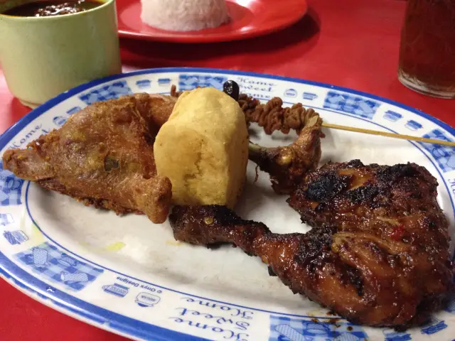 Gambar Makanan Nasi Uduk & Ayam Goreng Masdikun 3