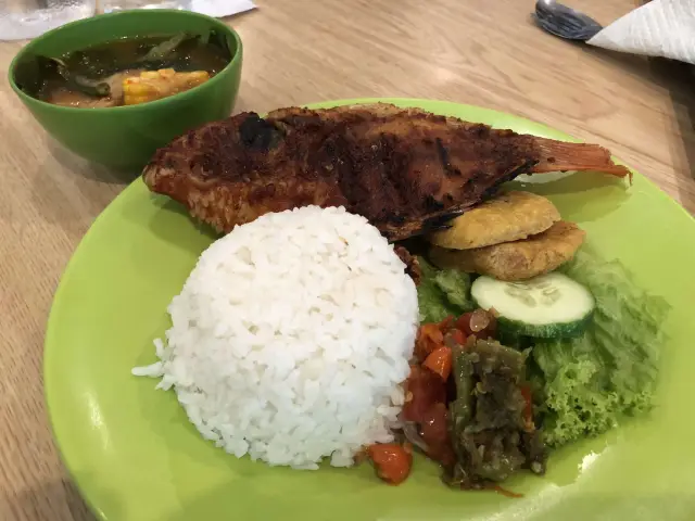 Gambar Makanan Prasmanan Kantin Artomoro 10