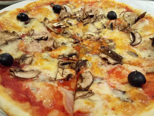 Gambar Makanan Pizza Marzano 14