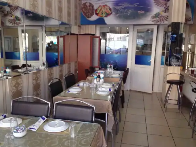 Öz Karadeniz Balık Pişirme Evi'nin yemek ve ambiyans fotoğrafları 1