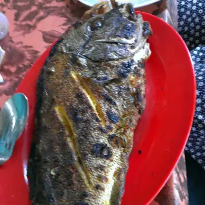 Lesehan Ikan Bakar