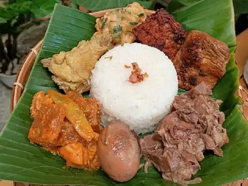 Gudeg dan Nasi Liwet Mbak Mer