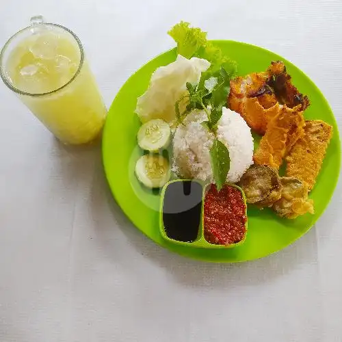 Gambar Makanan Ayam Penyet Borobudur, Medan Petisah 9