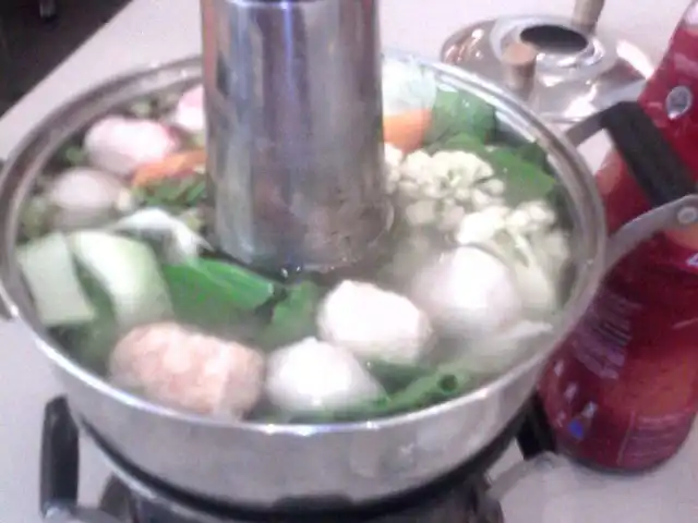 Gambar Makanan Steamboat House 12