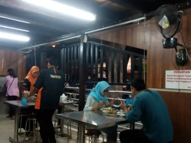 Gambar Makanan Ayam Bakar Wong Solo 4