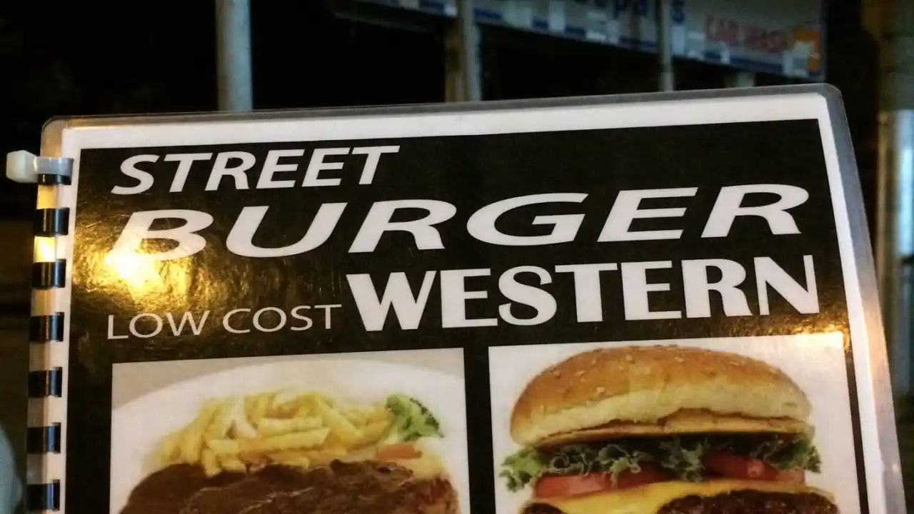 STREET BURGER "LOW COST WESTERN" Jalan Kuching