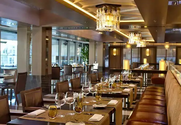Arts Restaurant - Renaissance İstanbul Bosphorus Hotel'nin yemek ve ambiyans fotoğrafları 2