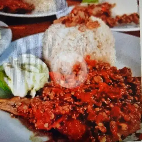 Gambar Makanan Pecel Ayam Dan Nasi Goreng Teh Iyul, Cisarua 8