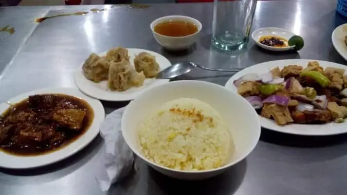 Pares Sa NAIA Avenue